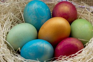 Щоб крашанки блищали, натріть їх соняшниковою олією