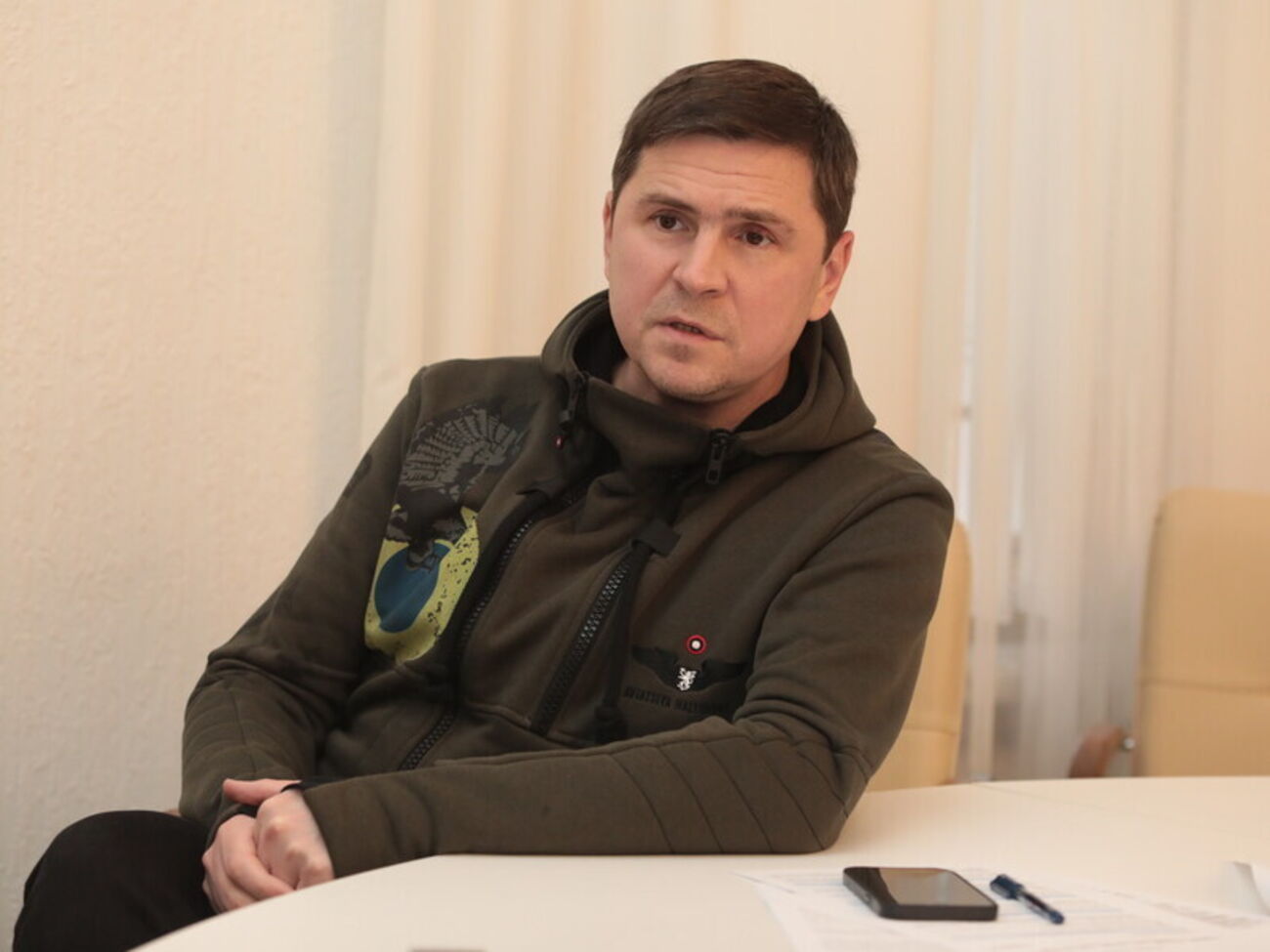 По словам Подоляка, экономические ограничения значительно снизили возможности страны-агрессора вести масштабные наступательные операции