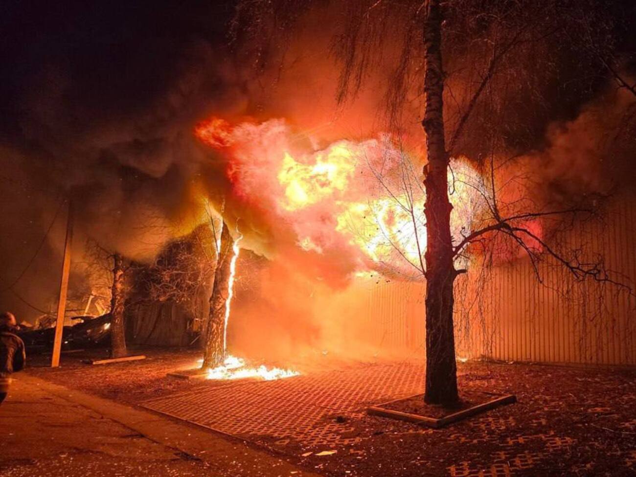 В Харькове дроны повредили жилые дома и хозяйственные постройки, отметил Терехов