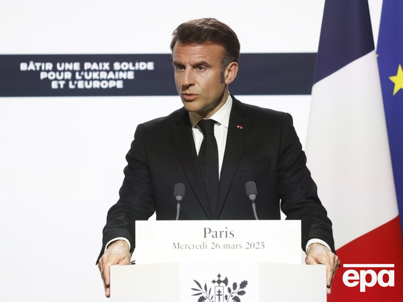 Макрон отметил, что Зеленский против аналога миссии ОБСЕ