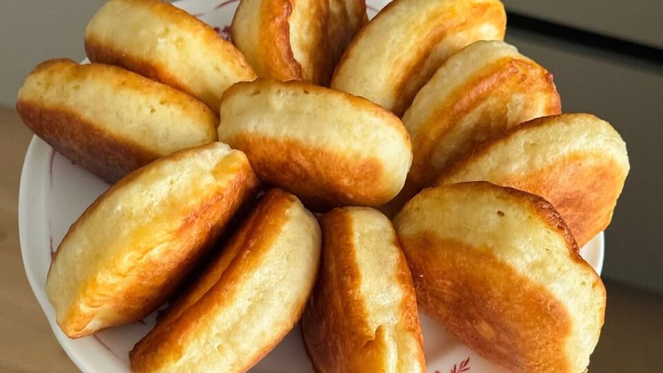 Для тіста на оладки кефір має бути теплим