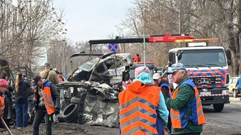 Атака окупантів пошкодила понад 60 цивільних машин