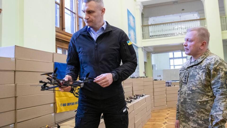 Кличко: Столица и дальше будет продолжать помогать нашим защитникам