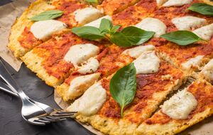 Каменских готовит пиццу без муки