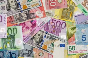 Більшість готівки була в доларах, євро і швейцарських франках, зазначили в OCCRP