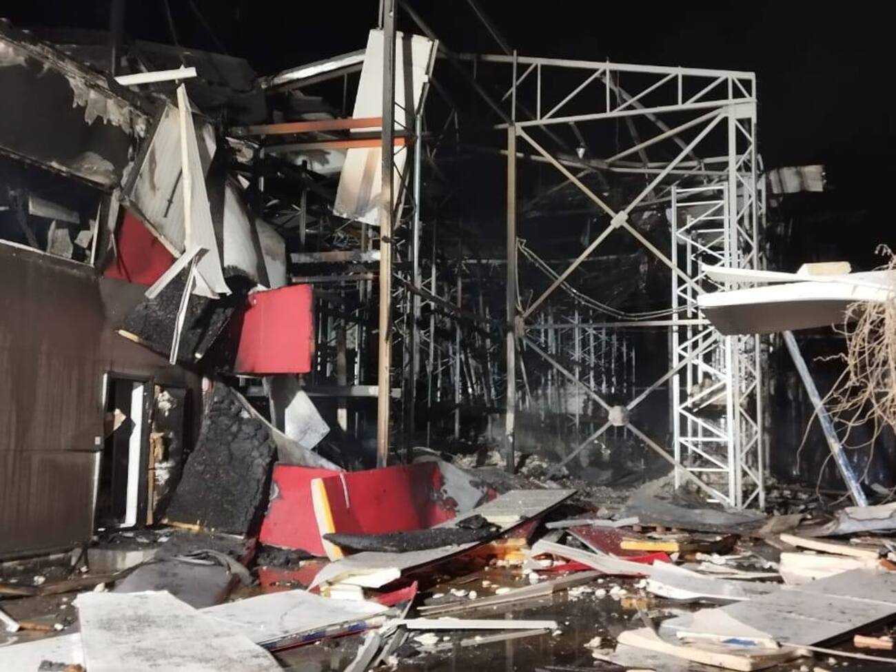 В результате атаки возникли пожары на 2,5 тыс. м²