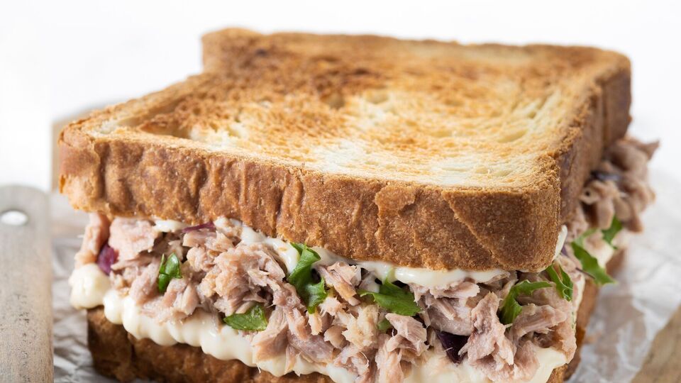 Некоторые ингредиенты к сэндвичу можно добавлять по желанию