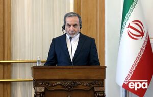 Арагчи заявил, что Иран будет вести косвенные переговоры с США, пока ощущает "максимальное давление" и военные угрозы