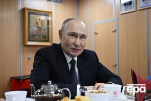 У ЄС заявили, що розглядають Путіна (на фото) як воєнного злочинця, який перебуває в розшуку, і відповідно сприймають пропаганду, яку він поширює