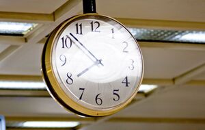 Стрелки часов ночью 30 марта в 3.00 переводятся на один час вперед