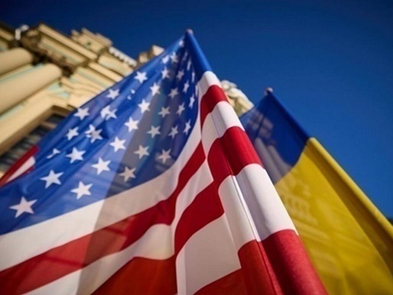 Як ідеться у статті, це може стати приводом для нової напруги між країнами, оскільки Білий дім наполягає на доступі до українських природних ресурсів