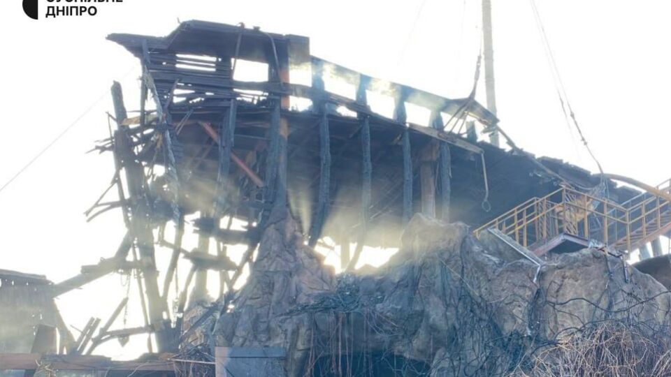 Пожежу в ресторані на березі Дніпра загасили