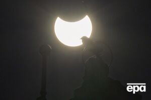 Частичные солнечные затмения случаются "несколько раз в год"