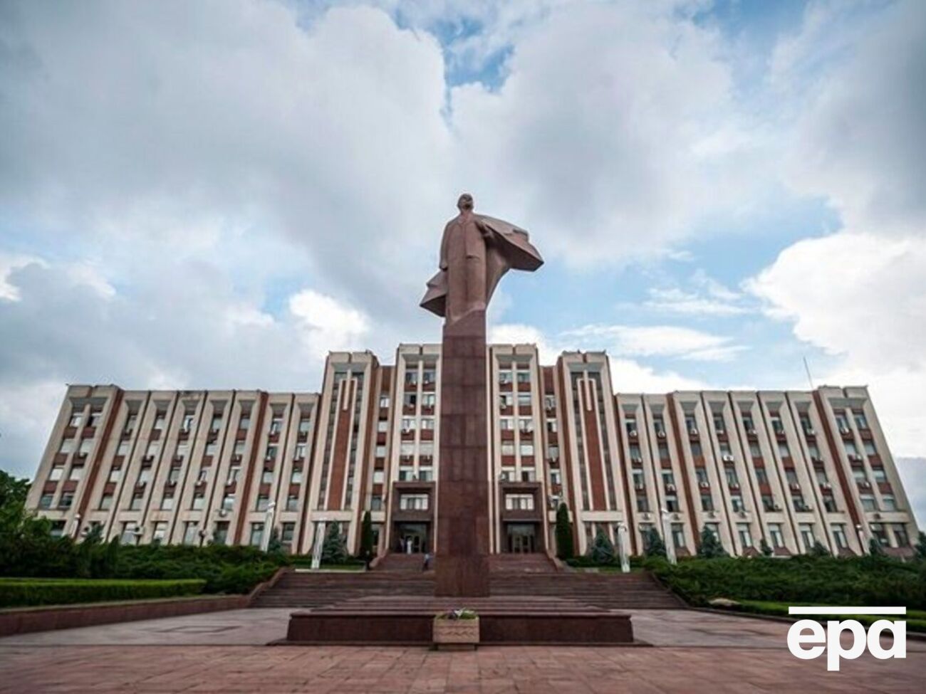 Назви вулиць Карла Лібкнехта, Рози Люксембург, Клари Цеткін Красносельський вважає дивними