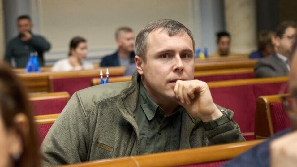 По словам Костенко, поскольку фронт растянут на "тысячу километров", армия РФ на некоторых участках может попытаться вести активные наступательные действия