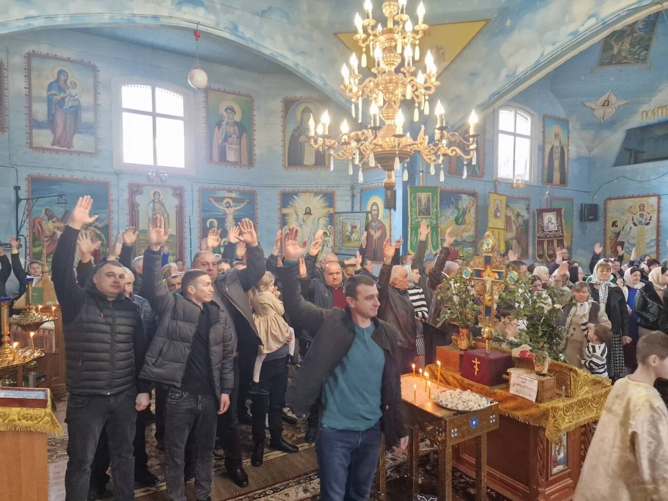 За словами парафіян, вони зробили помилку, коли оприлюднили своє публічне звернення до уряду США