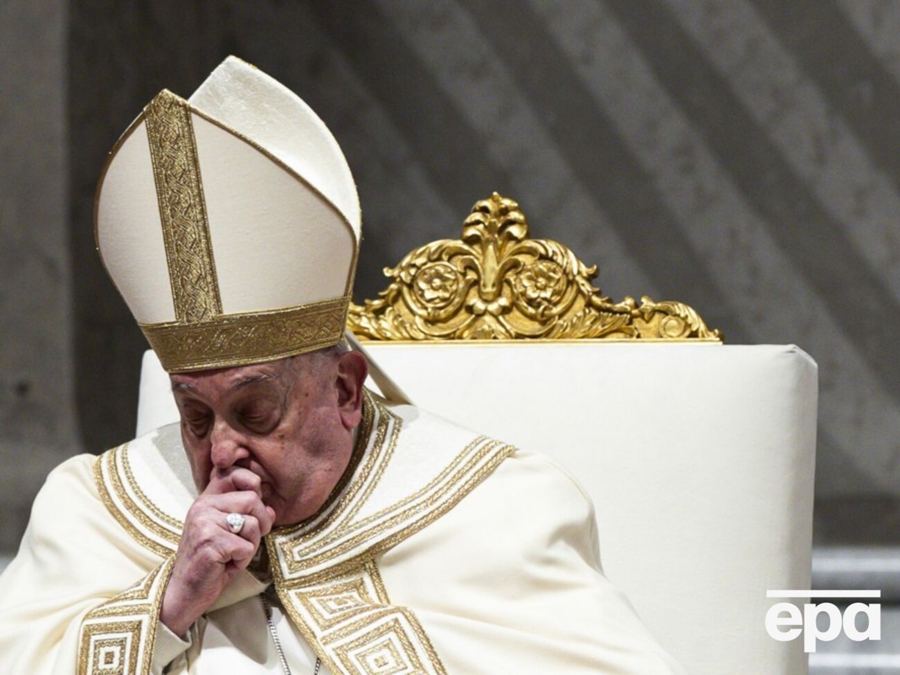 Глава католиков находится в клинике с 14 февраля