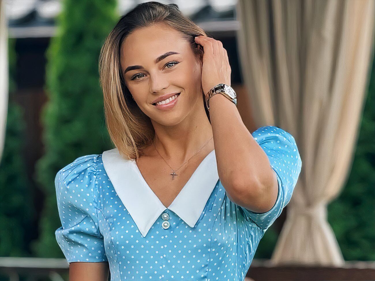 Белодед показала весенний образ в легком платье