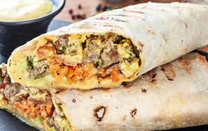 Для шаурмы запеките курицу в духовке