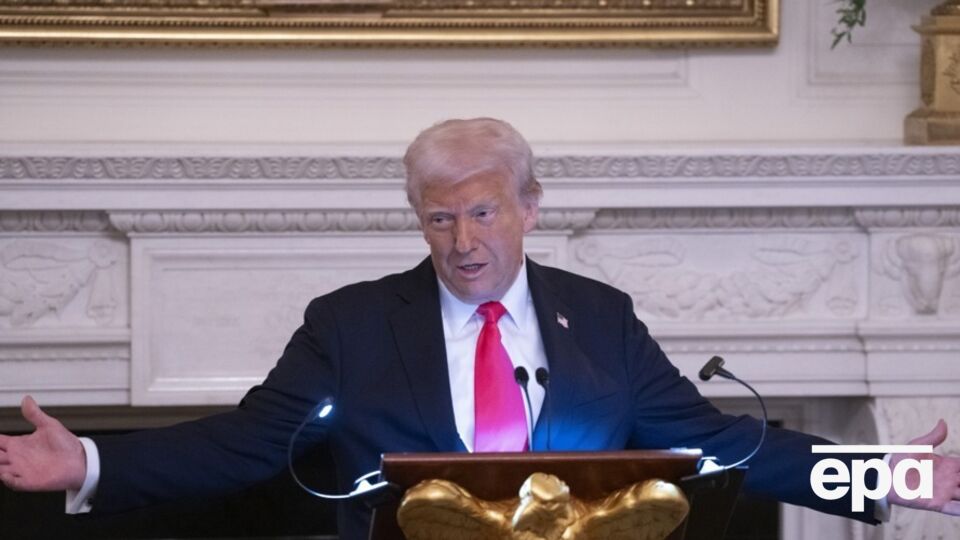 Трамп запевнив, що й далі довіряє Волцу і Гегсету після скандалу з випадковим додаванням журналіста в секретний чат