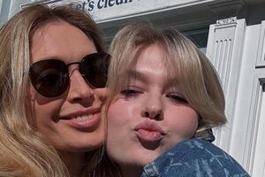 Брежнева родила старшую дочь в 2001 году