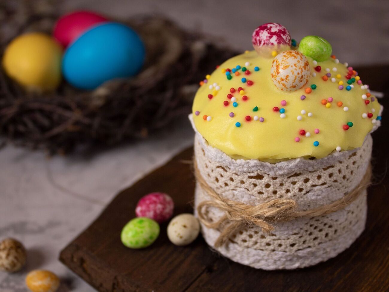 Паску покривають карамельною глазур'ю