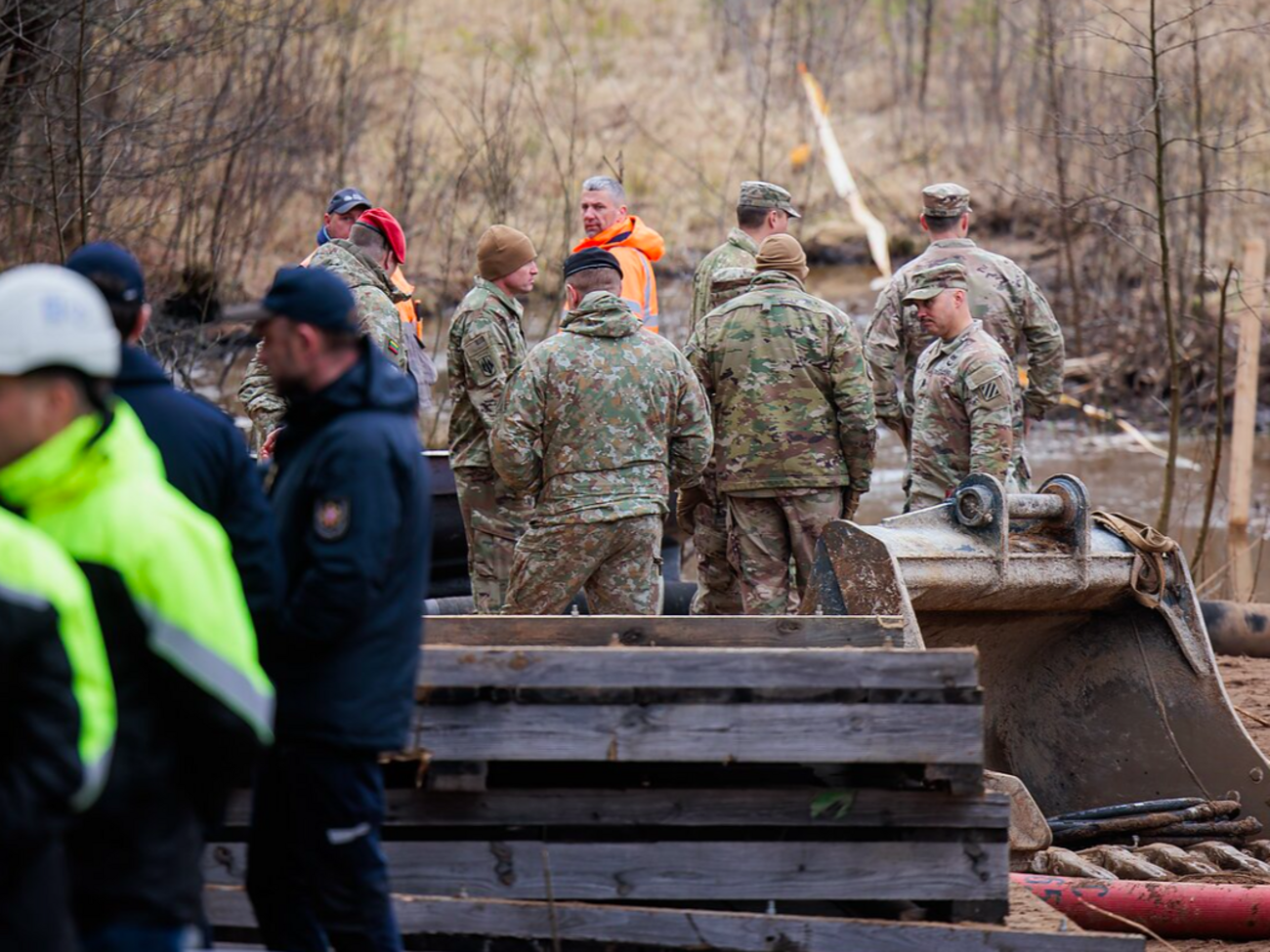 Об обнаружении бронетранспортера американцев стало известно утром