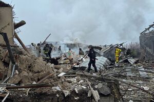 Из-под завалов разрушенного оккупантами дома извлекли тело 66-летней женщины, рассказали в ОВА