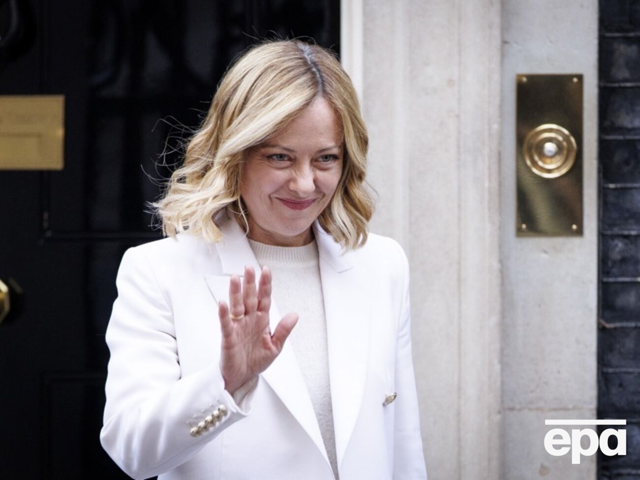 Мелони считает, что дискуссии о миротворцах появились из-за того, что европейцы пытаются сделать "что-то полезное"