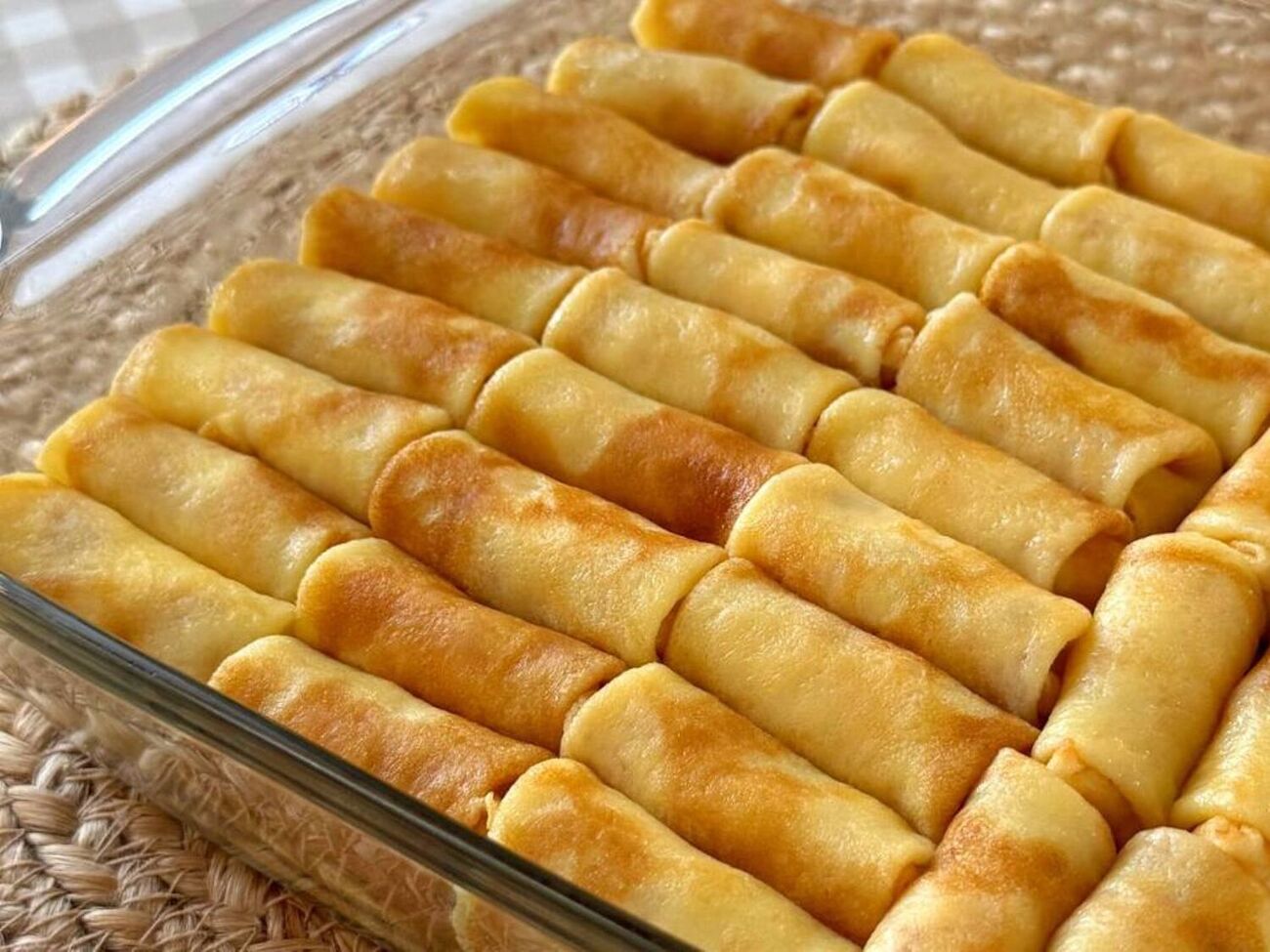 Выпекайте налистники с начинкой 50 минут при температуре 130 °C