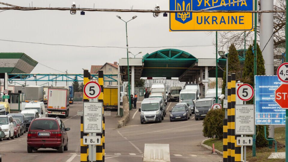 МКСК не видаватиме листів сприяння перетину кордону для незалежних митців, які не є офіційно працевлаштованими або не мають статусу ФОП