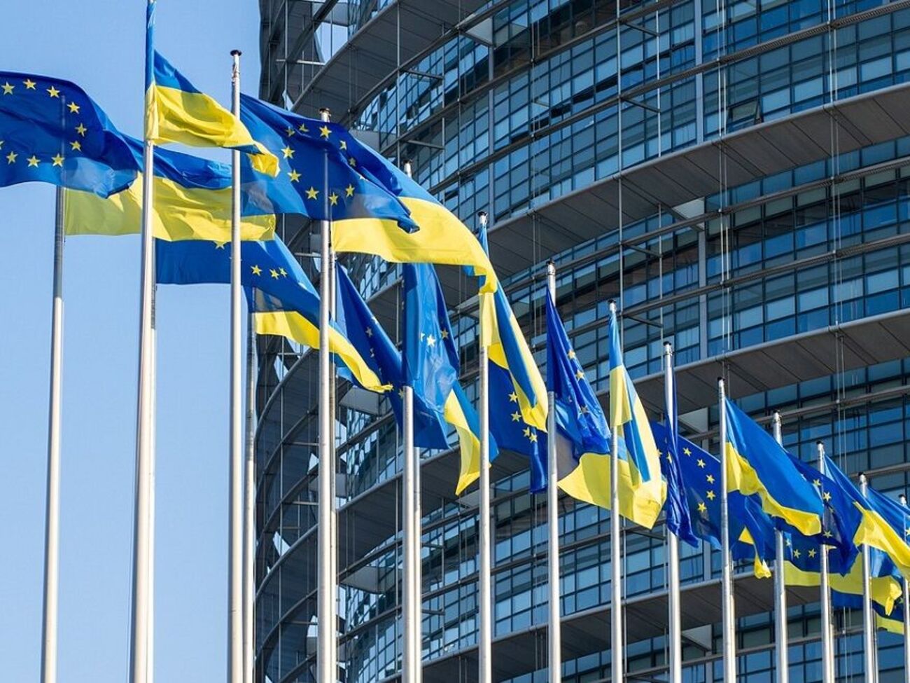 Європарламент також запропонує створити спільну європейську армію, пише видання