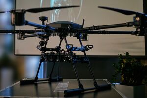 Сухаревський зазначив, що дрони дають змогу асиметрично діяти проти сильнішого ворога