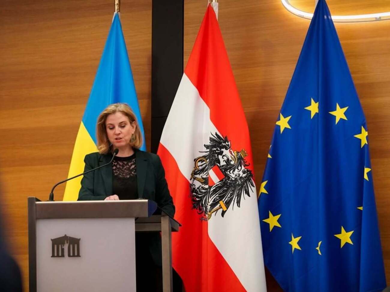 Райзінгер висловила сподівання на тісну співпрацю