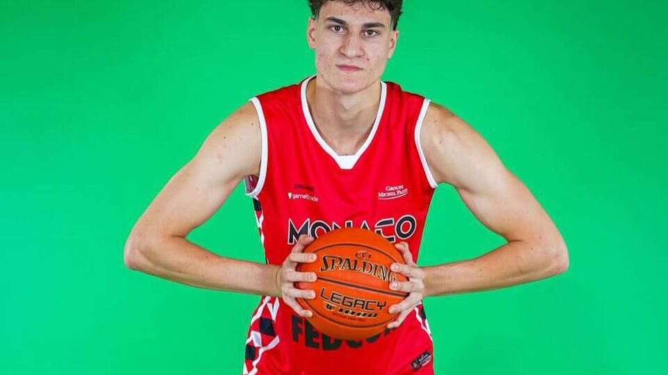 Максим Кличко об отце: Всегда меня поддерживает, и я очень рад, что у меня большой спортсмен в семье