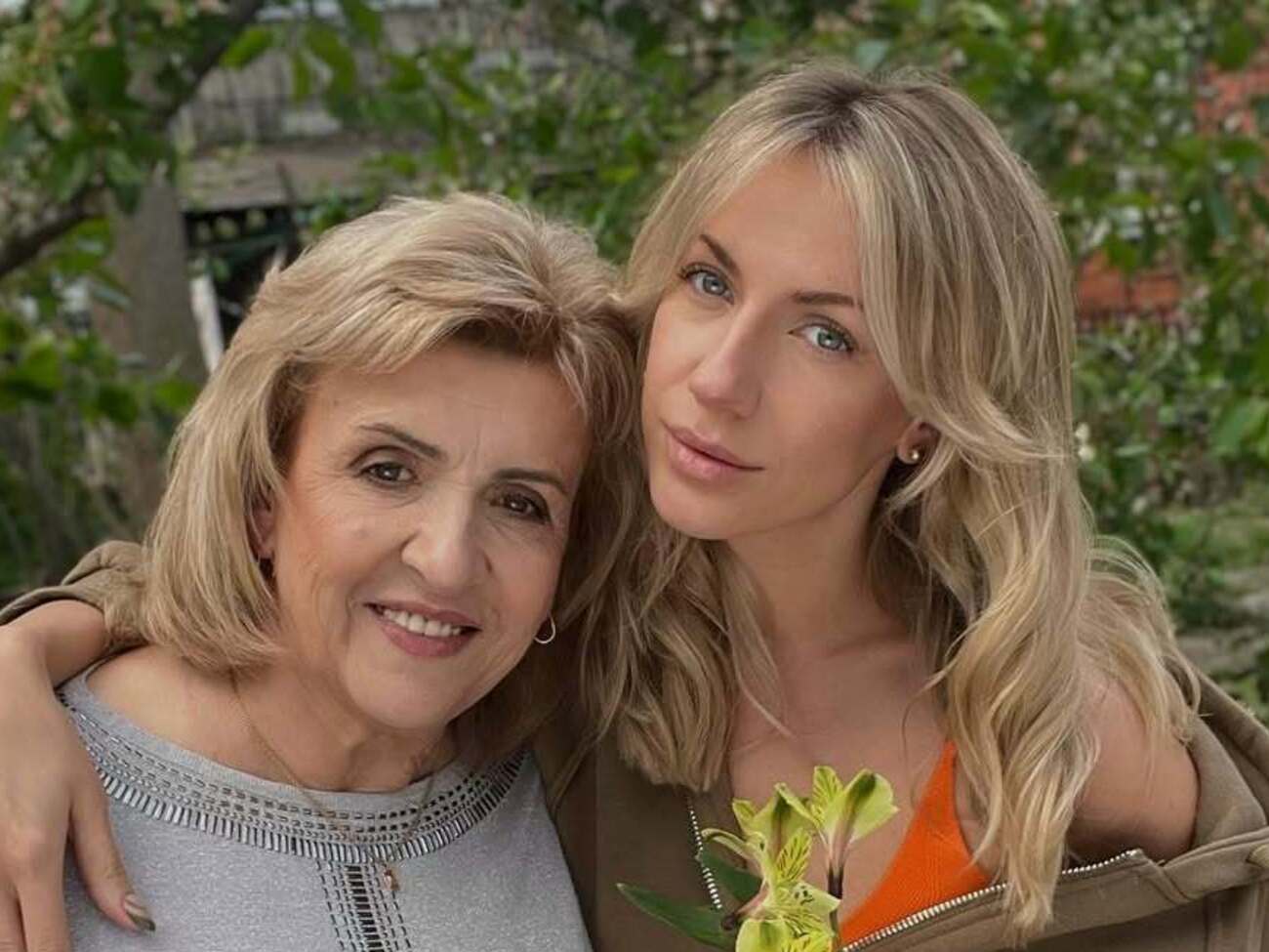 Никитюк отдыхает с матерью в Буковеле