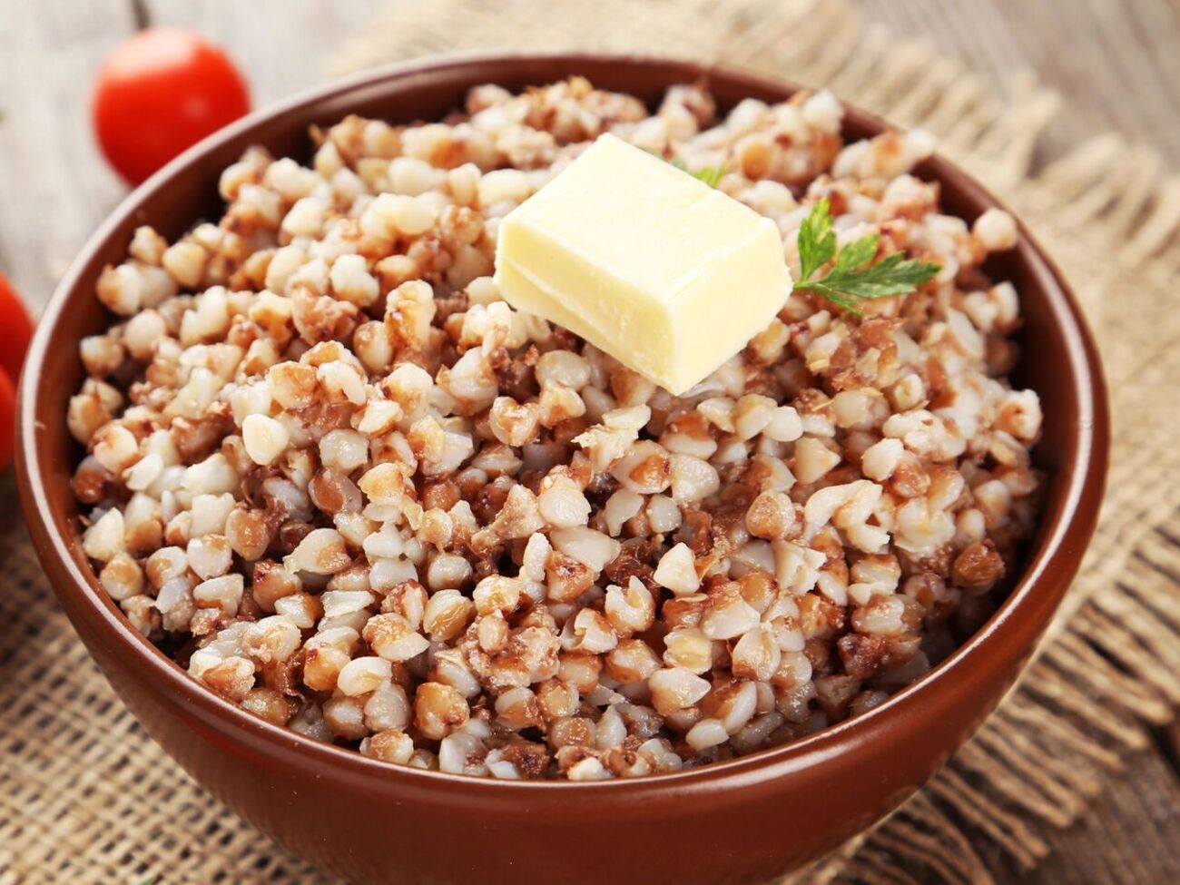 На 200 г гречки вам понадобится 400 мл воды