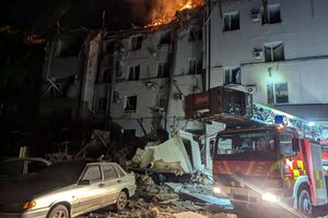 Рятувальники з ночі розбирають завали
