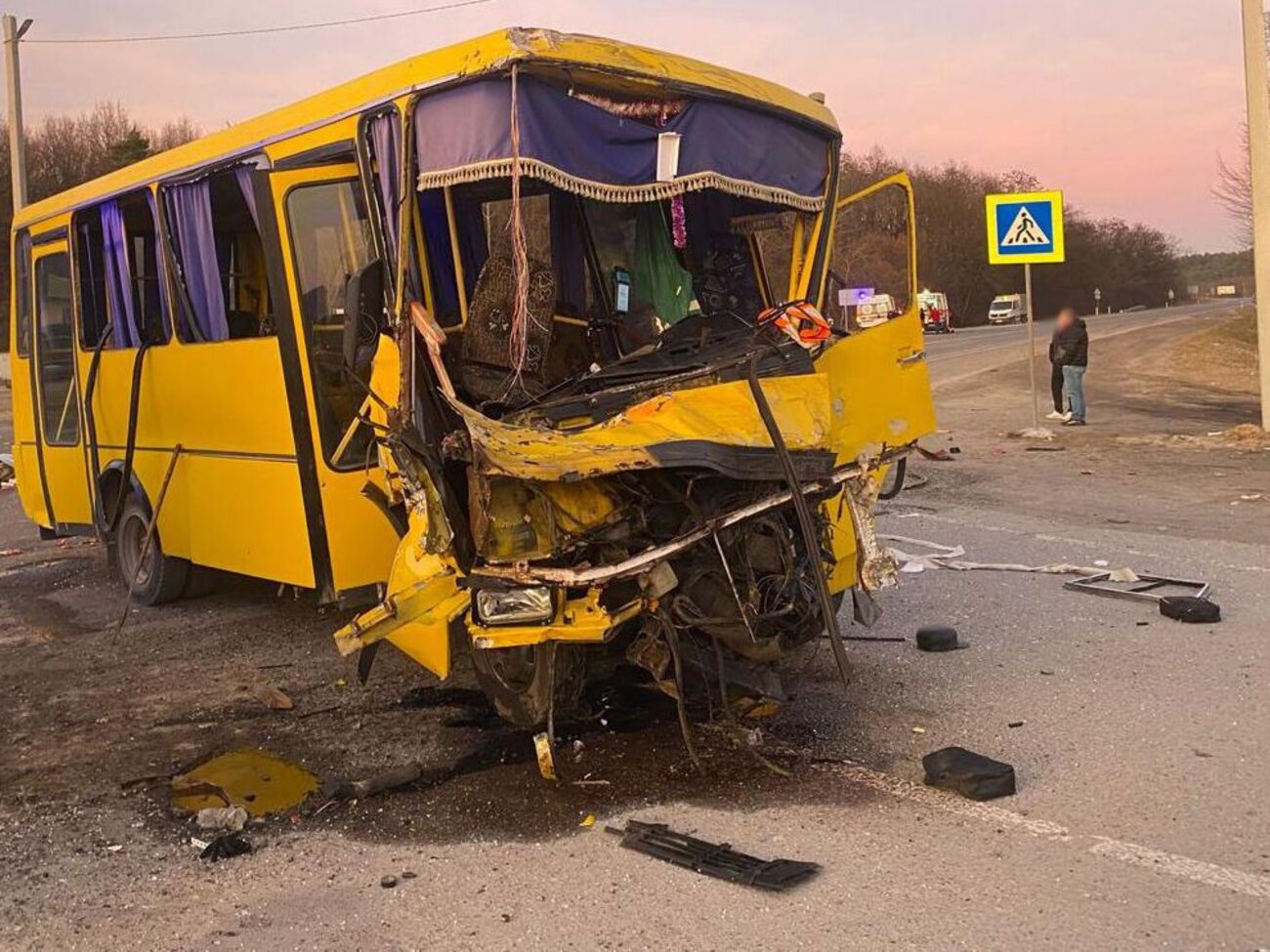 В ДТП пострадали 16 человек, среди них четверо детей