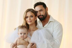 Козловський одружився з Бакуменко у грудні минулого року, а за два місяці у них народився первісток