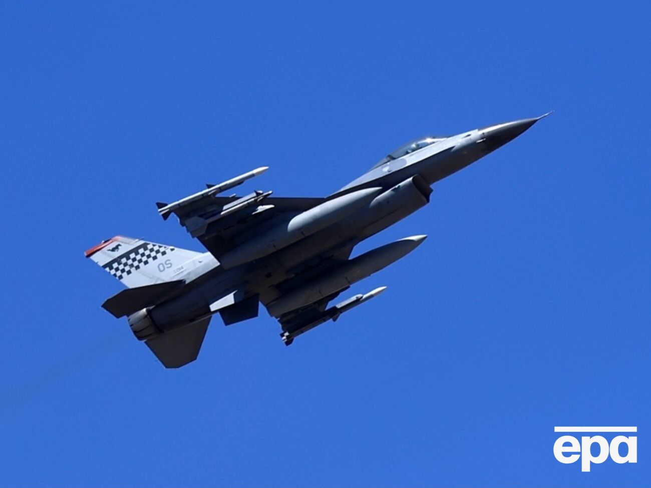 По словам Вевера, задержка поставок связана с тем, что Бельгия ожидает получения новых истребителей F-35 из США