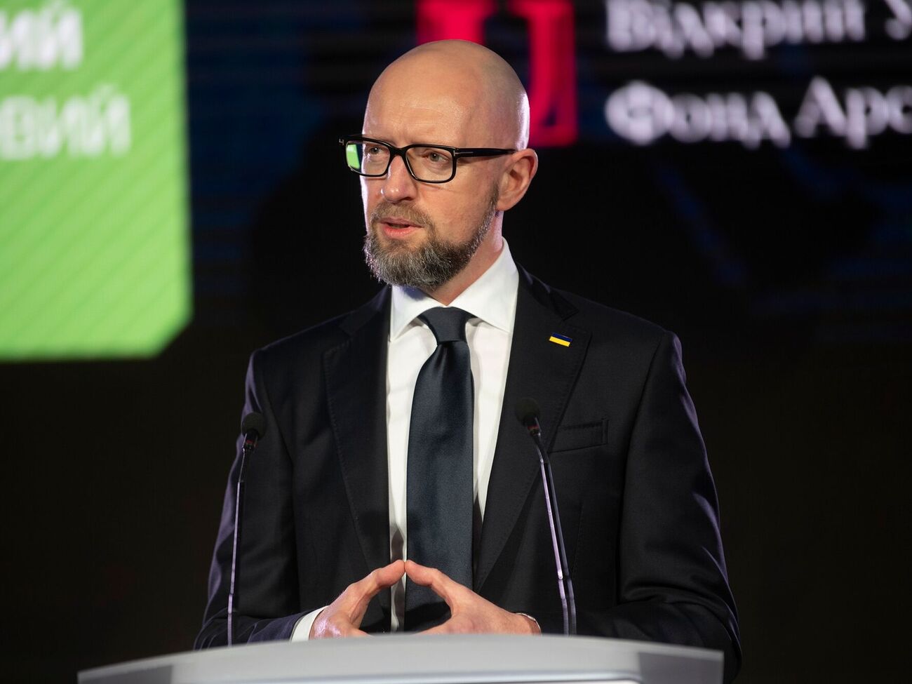 По словам Яценюка, его интересует не "дипломатическая гимнастика", а то, что происходит на самом деле