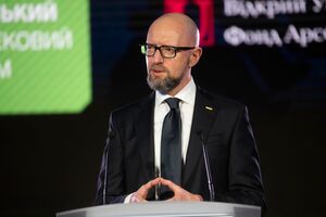 По словам Яценюка, его интересует не "дипломатическая гимнастика", а то, что происходит на самом деле
