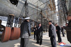 Кім Чен Ин відвідав суднобудівні верфі