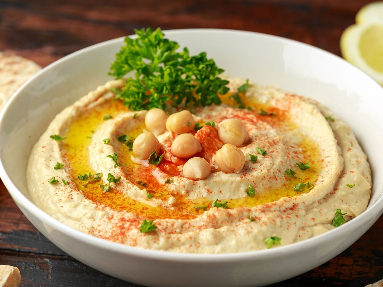 Для намазки вам понадобятся консервированная фасоль, вареное яйцо, оливковое масло, руккола, шпинат