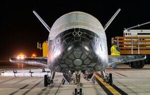 Космоплан вернулся на Землю 7 марта