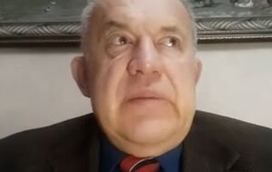 Василенко намагається отримати зарплату за час свого звільнення