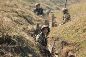 За переведення з передової фігуранти хотіли $8 тис.