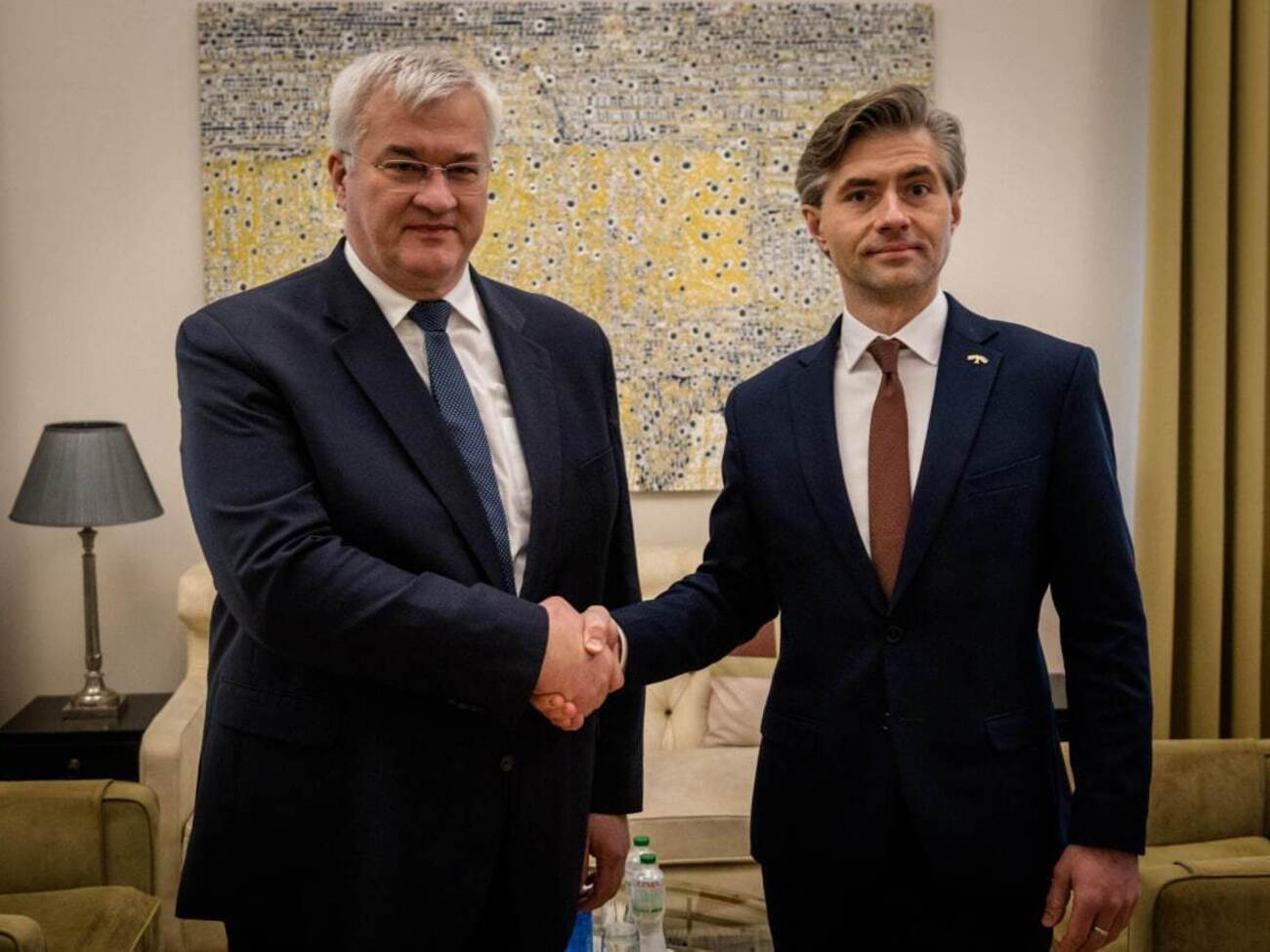 Сибіга зустрівся з Будрісом (праворуч) у Києві