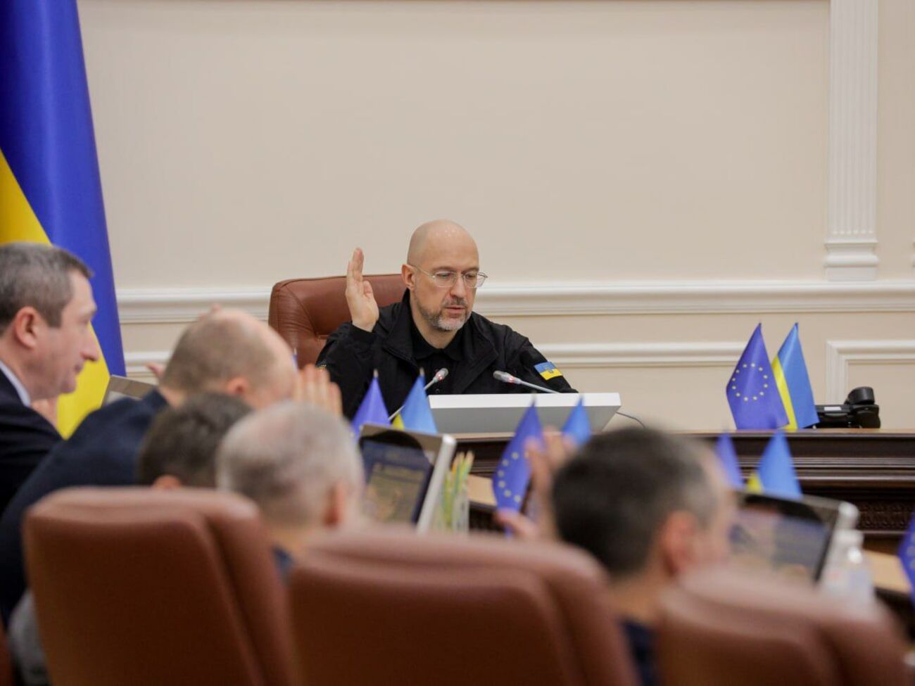 Средства будут направлены на восстановление водопроводов и канализации и приведение их к современным стандартам, информирует Шмыгаль